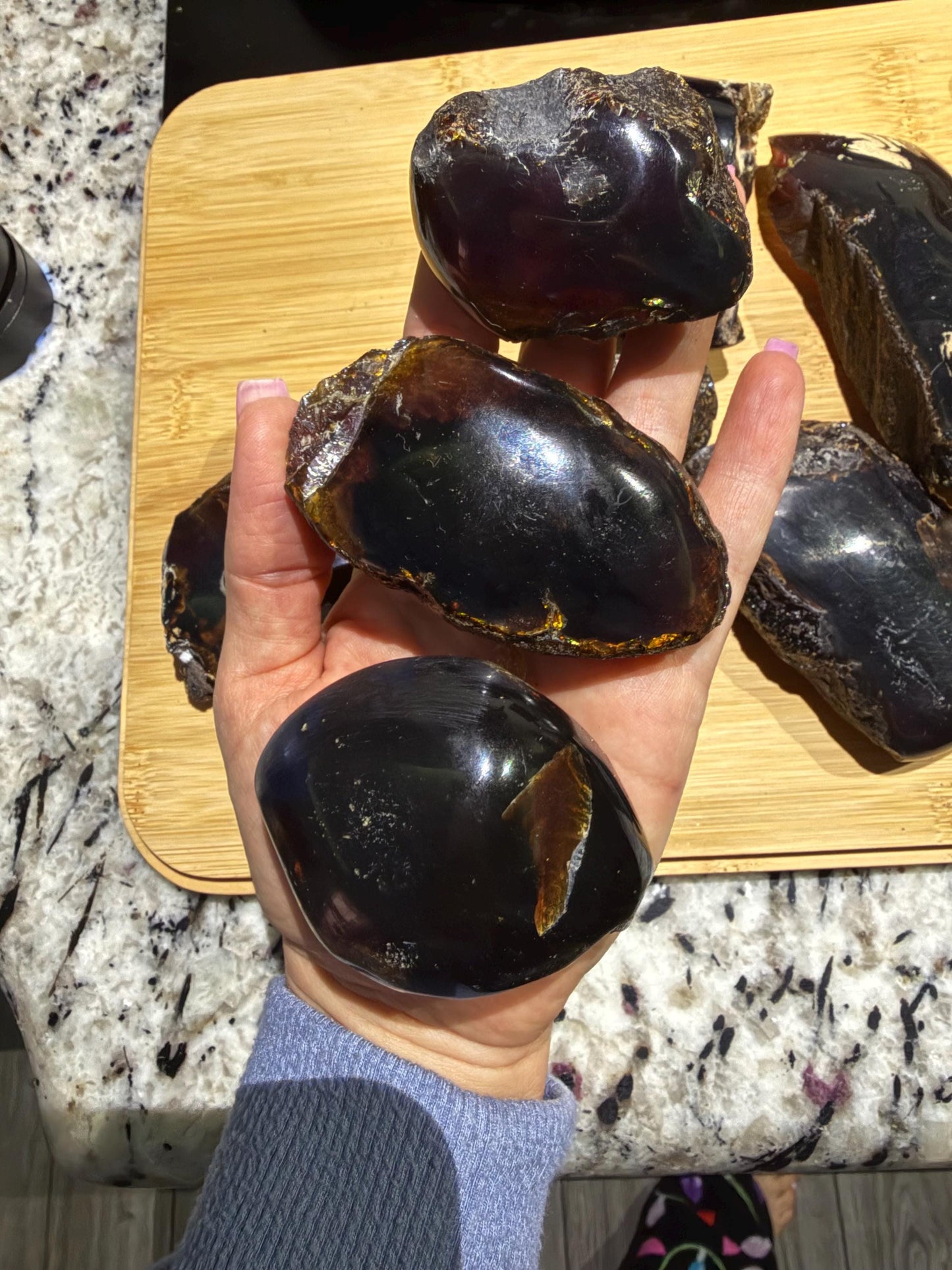 Sumatra Amber you get all 12 clusters total weight is 2pounds.