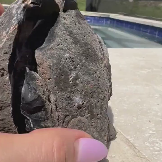 2 matching black geode. Total weight 1 pound 5oz