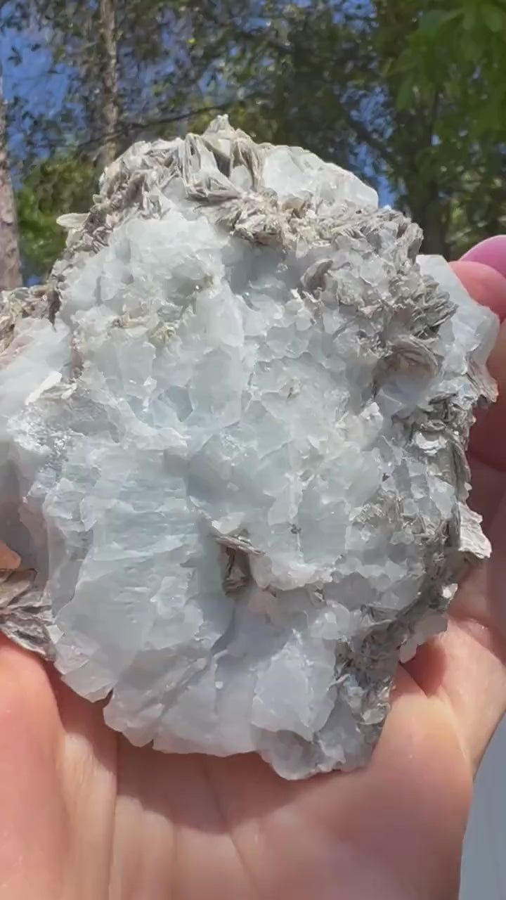Aquamarine on muscovite cluster 306 grams