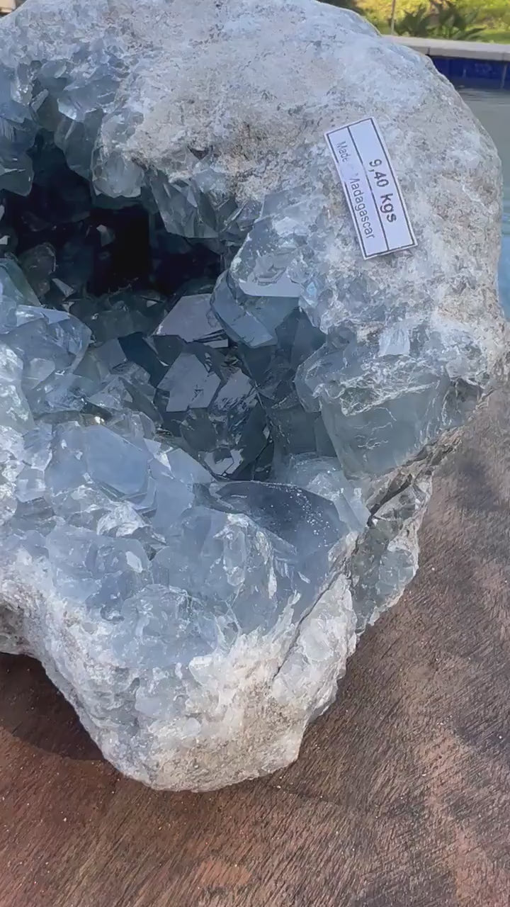Celestite 20pounds 11oz
