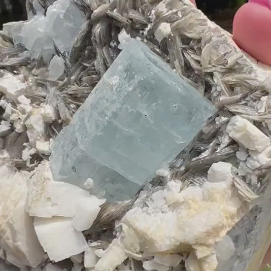 Aquamarine on muscovite 1pound 13oz