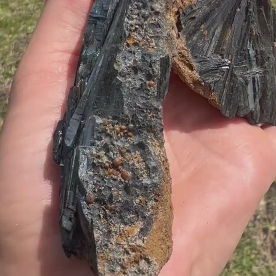2 natural Vivianite clusters. Total weight 150grams