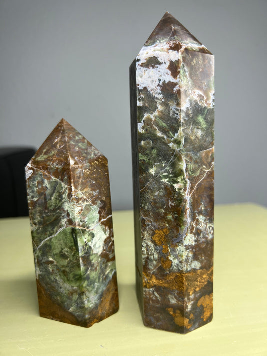 Agate green /brown towers 2 piece set.