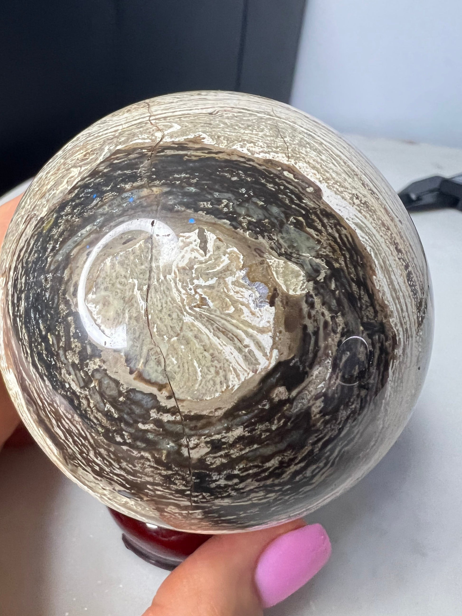 Petrified wood sphere. From Madagascar weight 1 pound 2.3oz 74.9mm druzy inclusion with this item