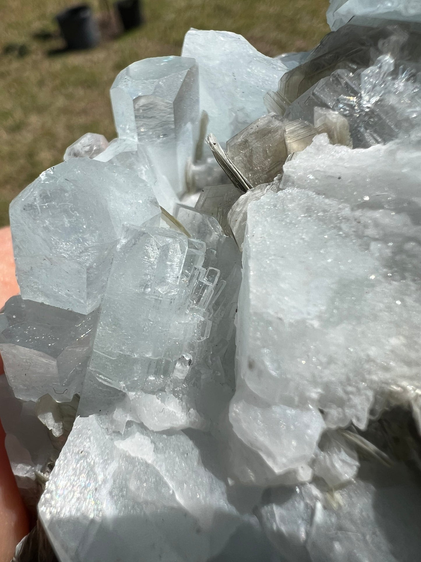 Aquamarine on muscovite cluster 306 grams