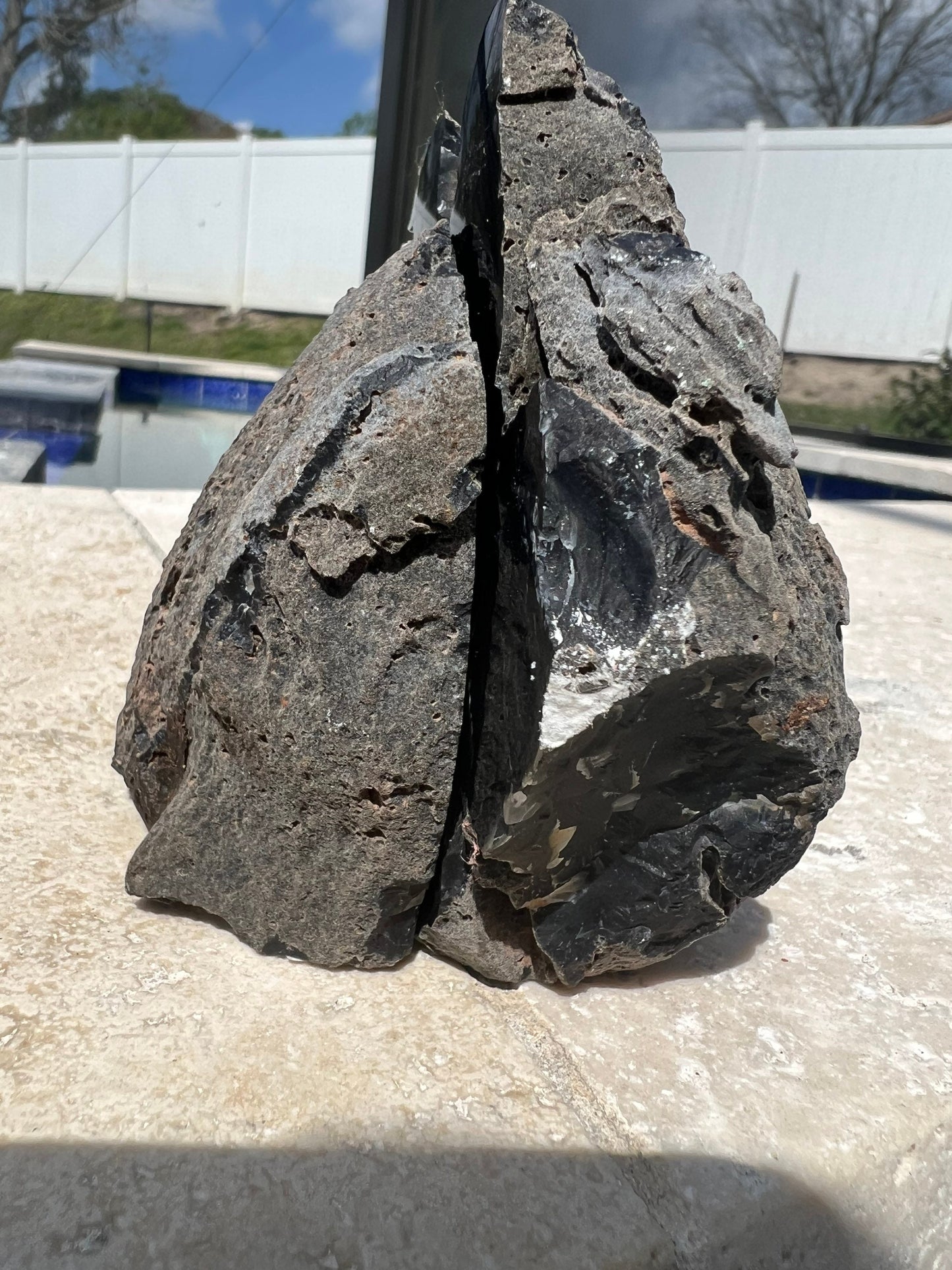 2 matching black geode. Total weight 1 pound 5oz