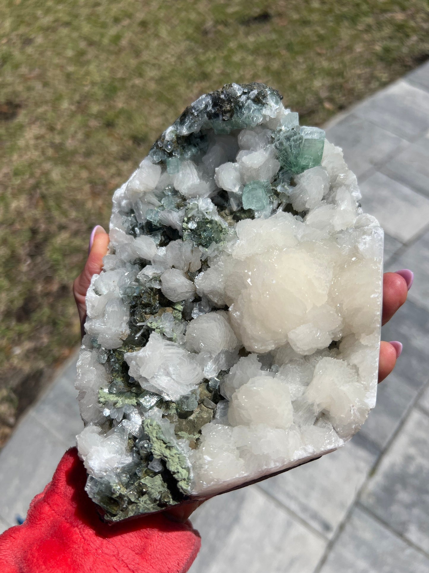 Apophyllite crystal 3lbs