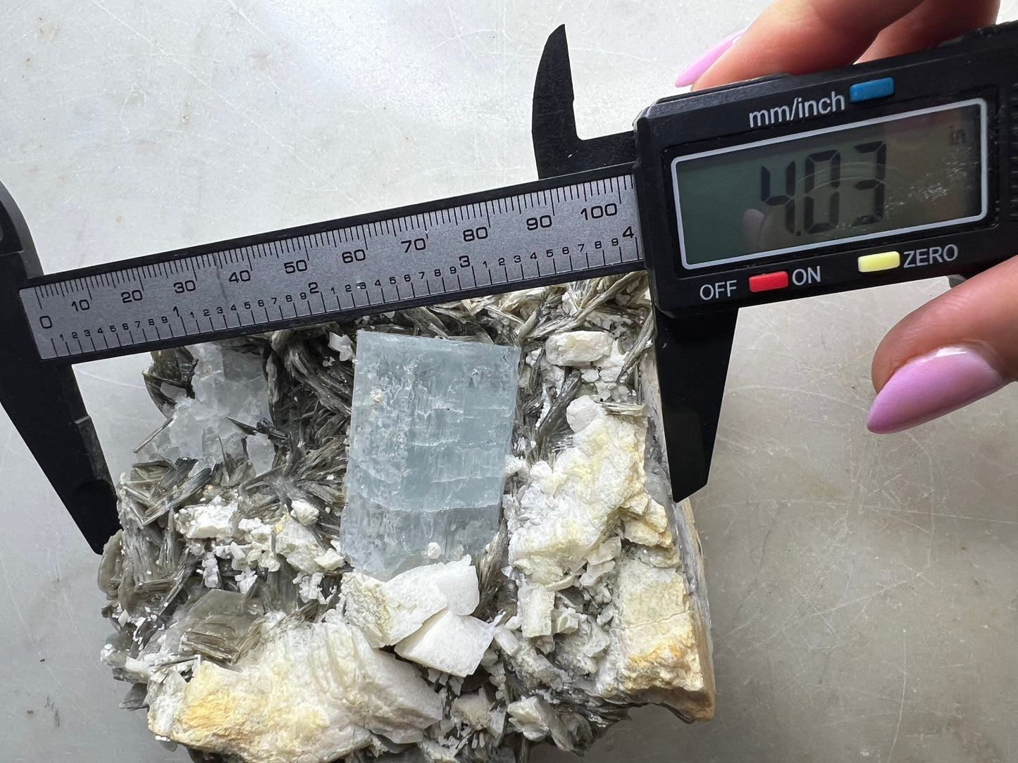 Aquamarine on muscovite 1pound 13oz