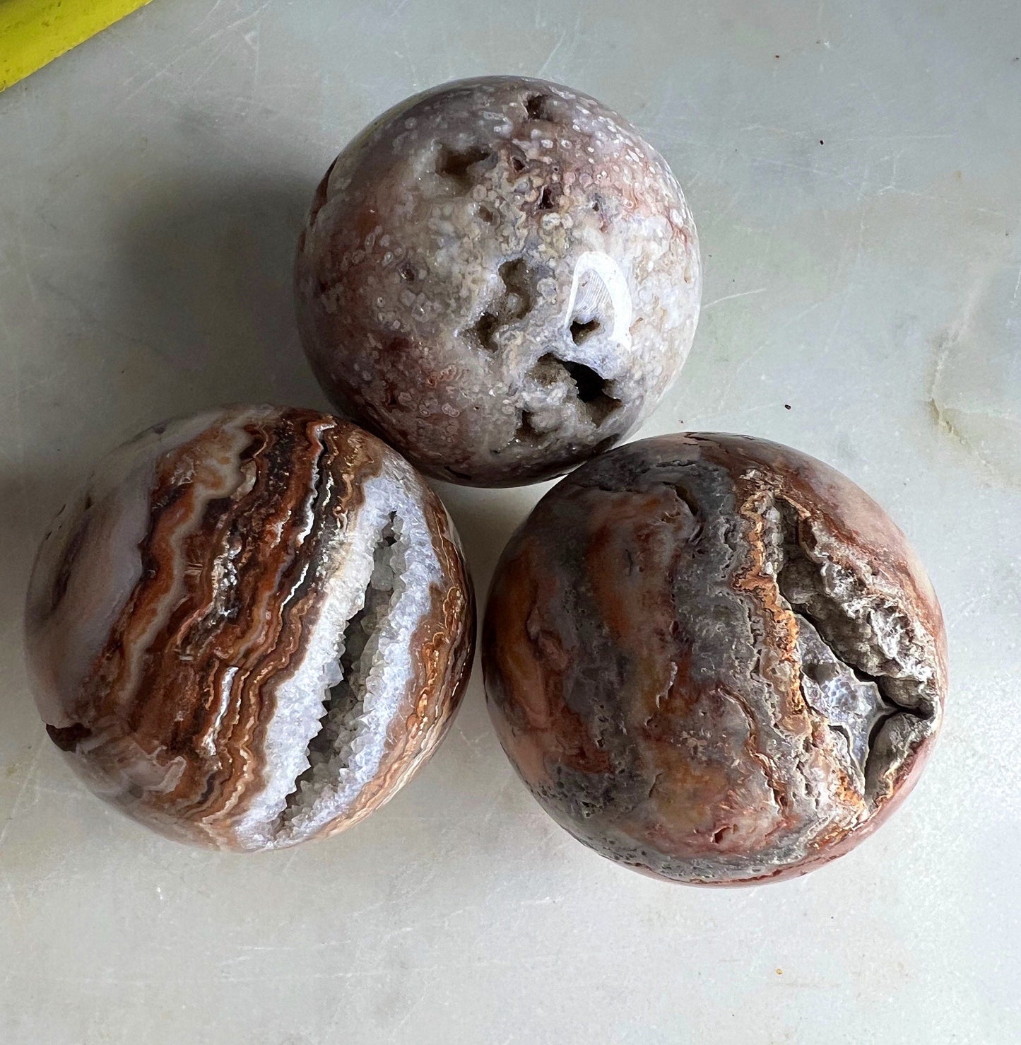 3 small crazy lace sphere total weight 472grams