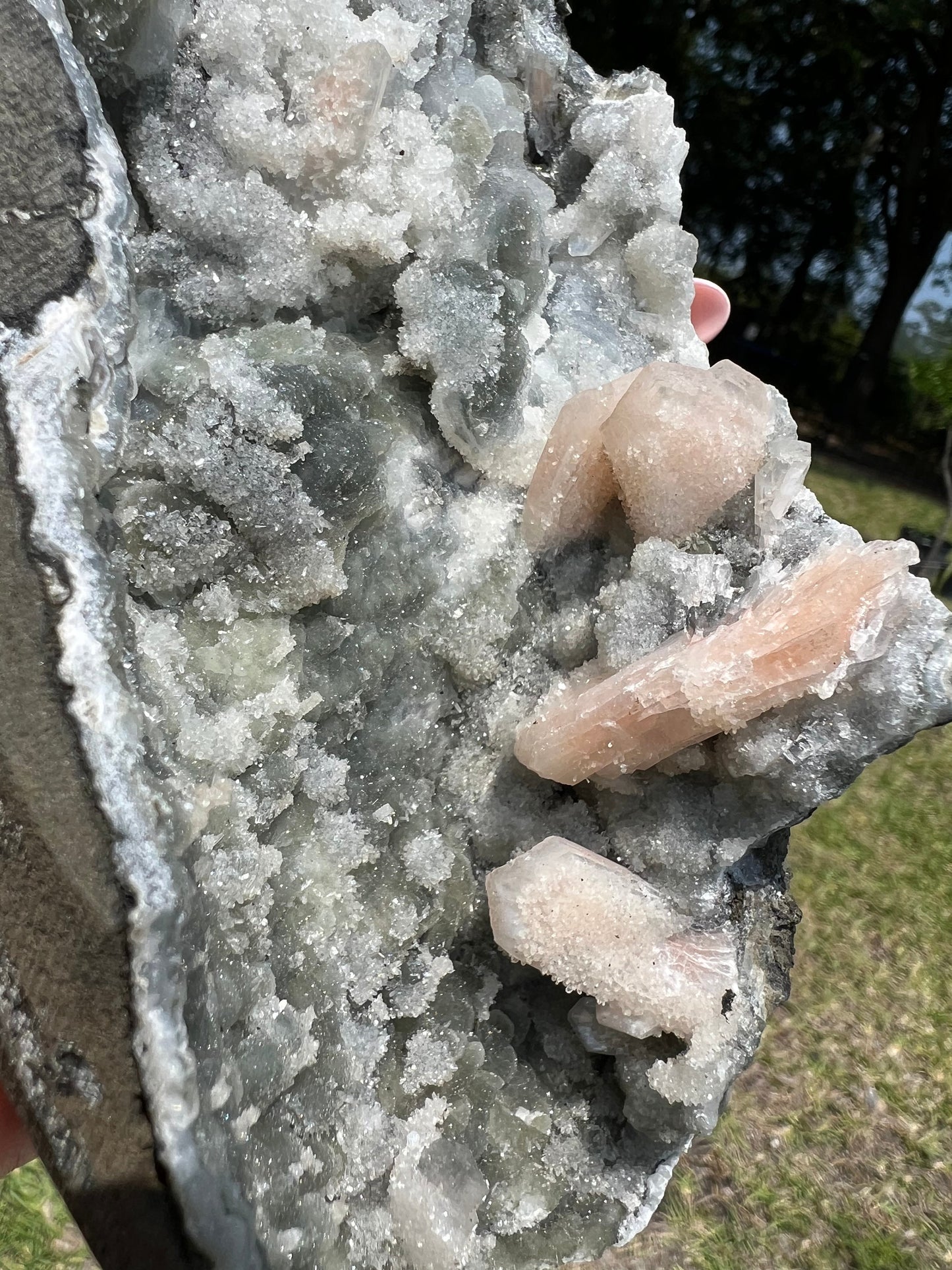 Black chalcedony with Stilbite and Apophyllite