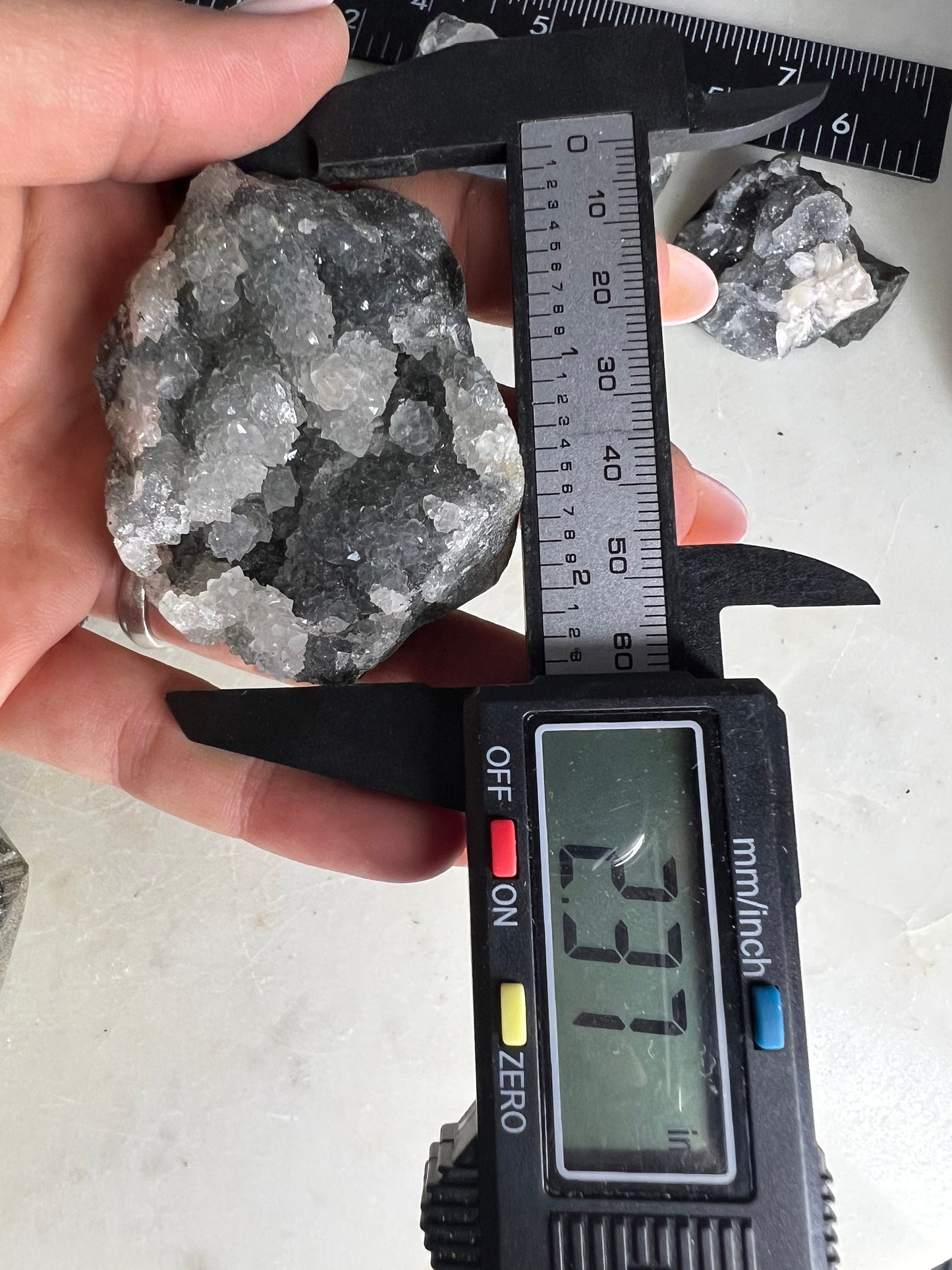 6 chalcedony with aphophallite clusters total weight is 344 grams
