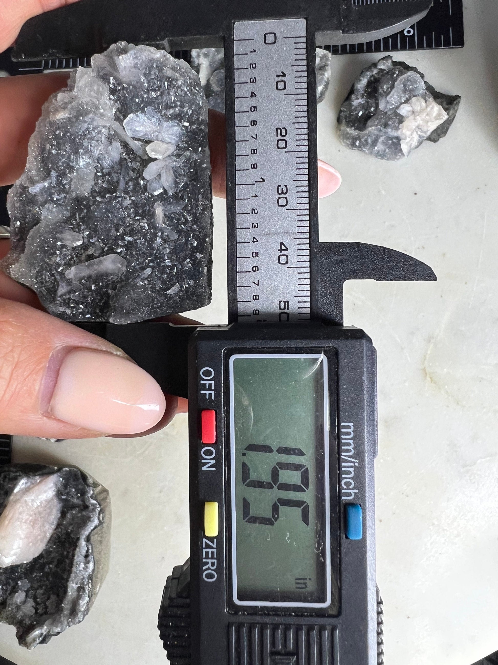 6 chalcedony with aphophallite clusters total weight is 344 grams